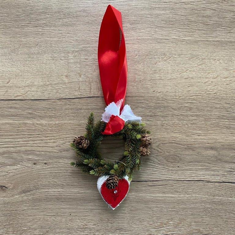 Weihnachtsdekoration - Weihnachtskranz mit Herz, hängend